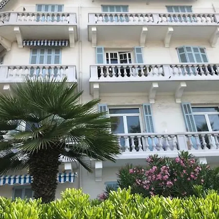 Seafront Apartment Juan-les-Pins